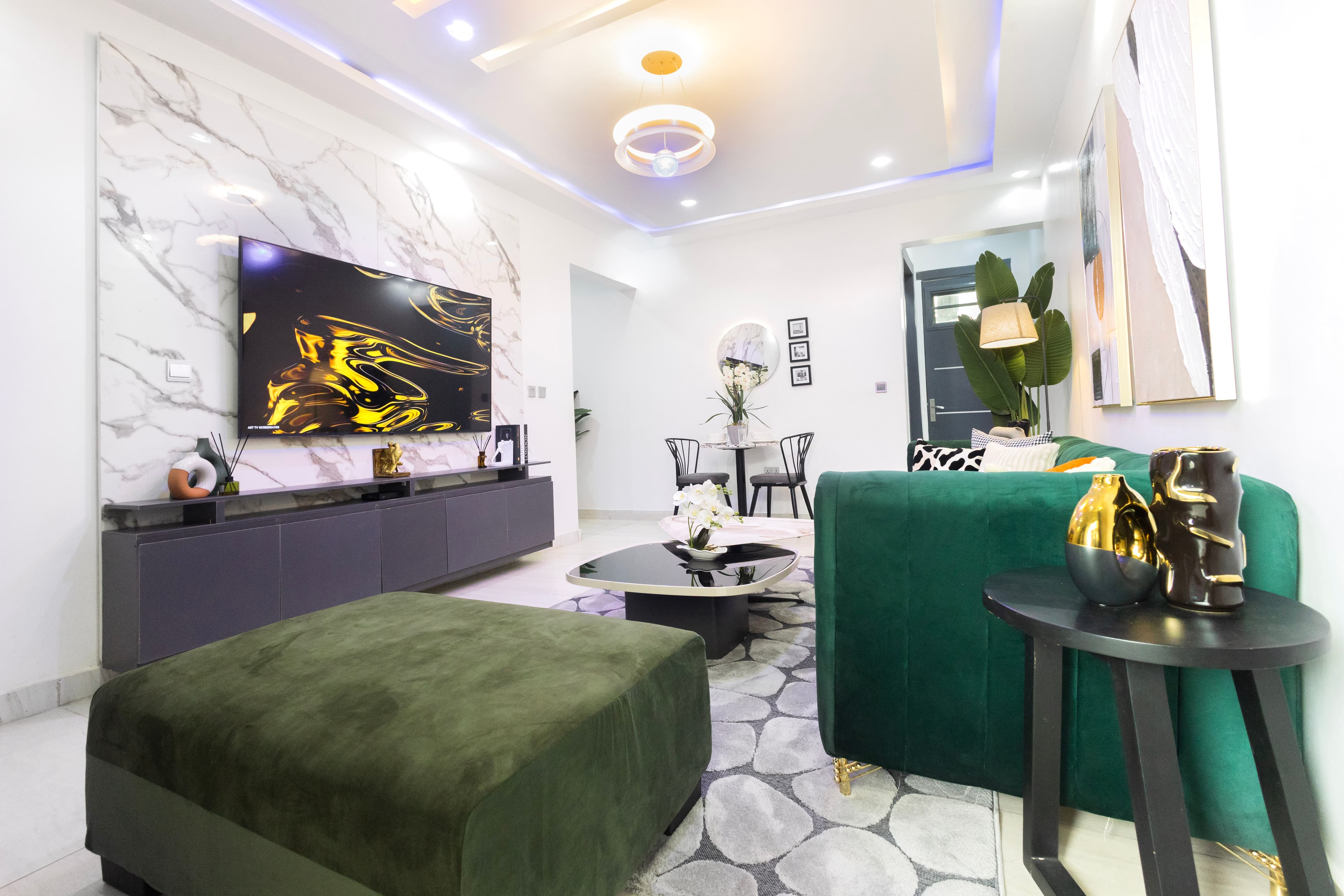 Exquisite 2 bedroom fully serviced apartment image