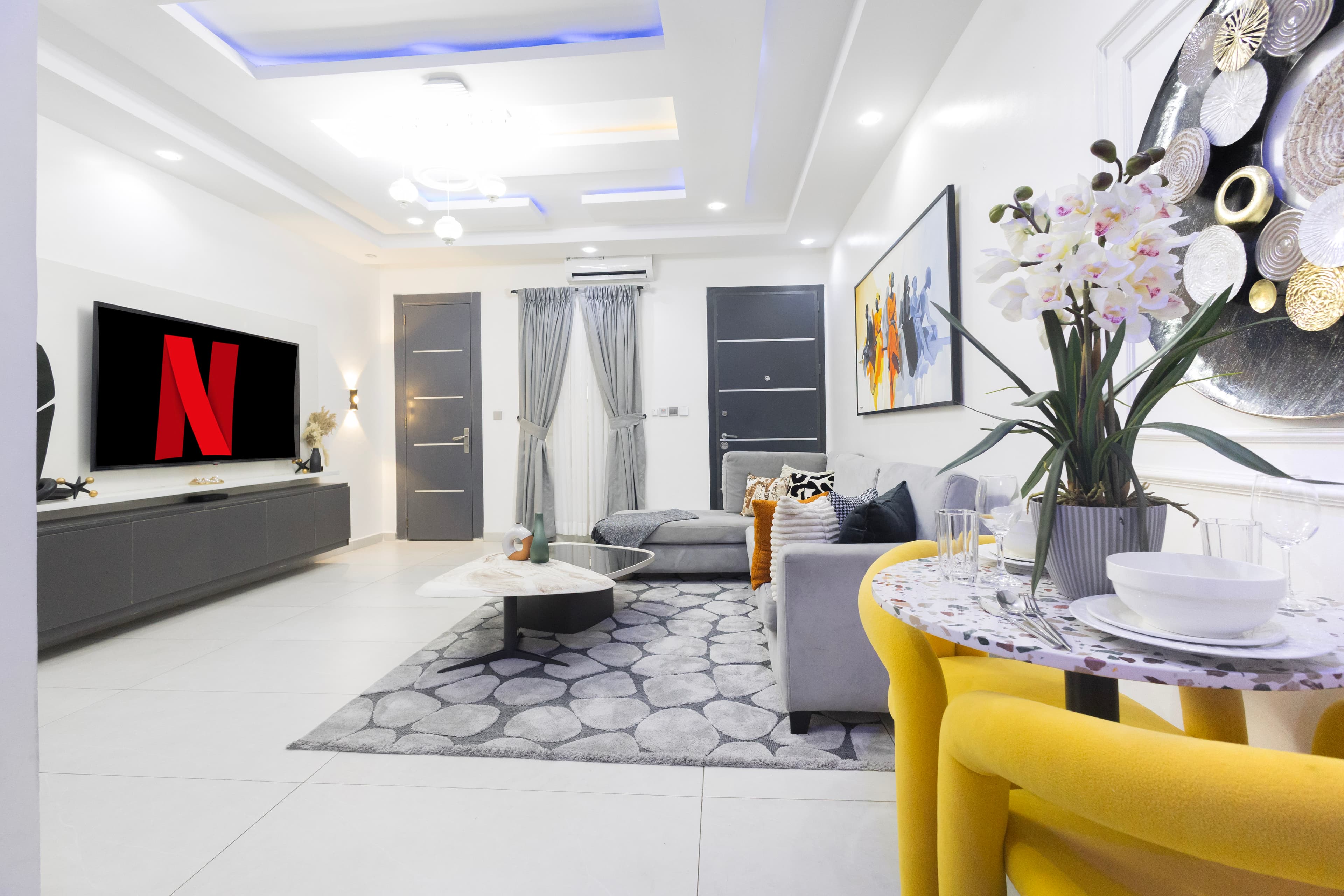 Exquisite 2 bedroom fully serviced apartment image