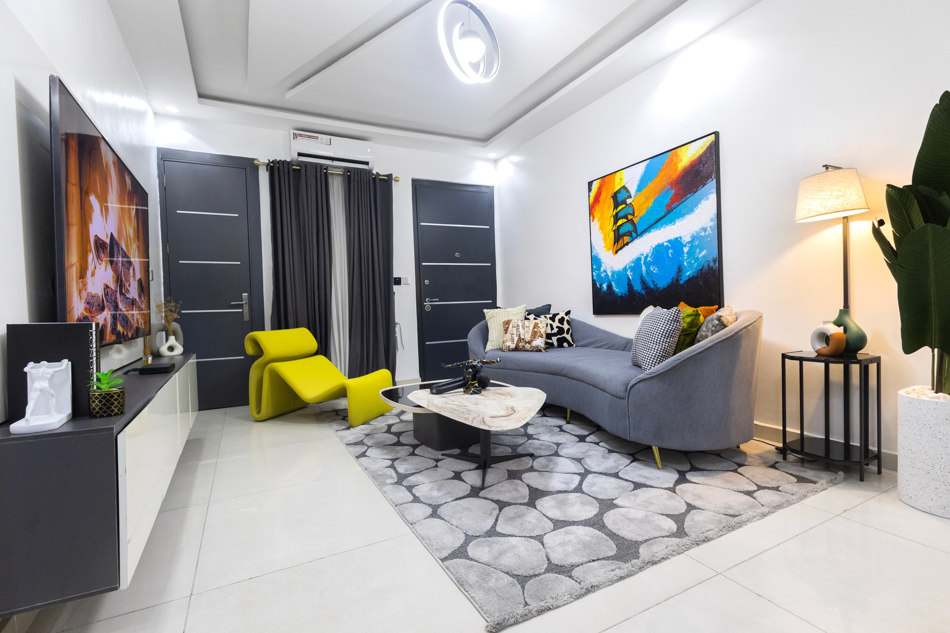 Exquisite 2 bedroom fully serviced apartment image