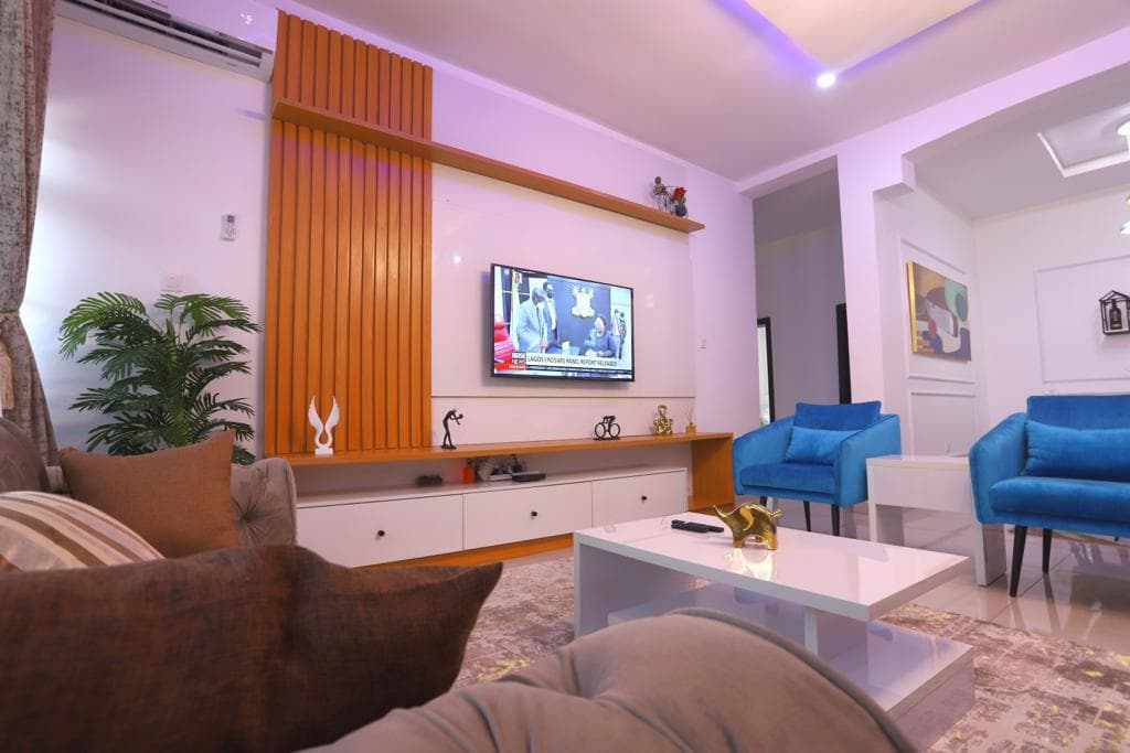 3-bedroom apartment in Ikota Lekki image