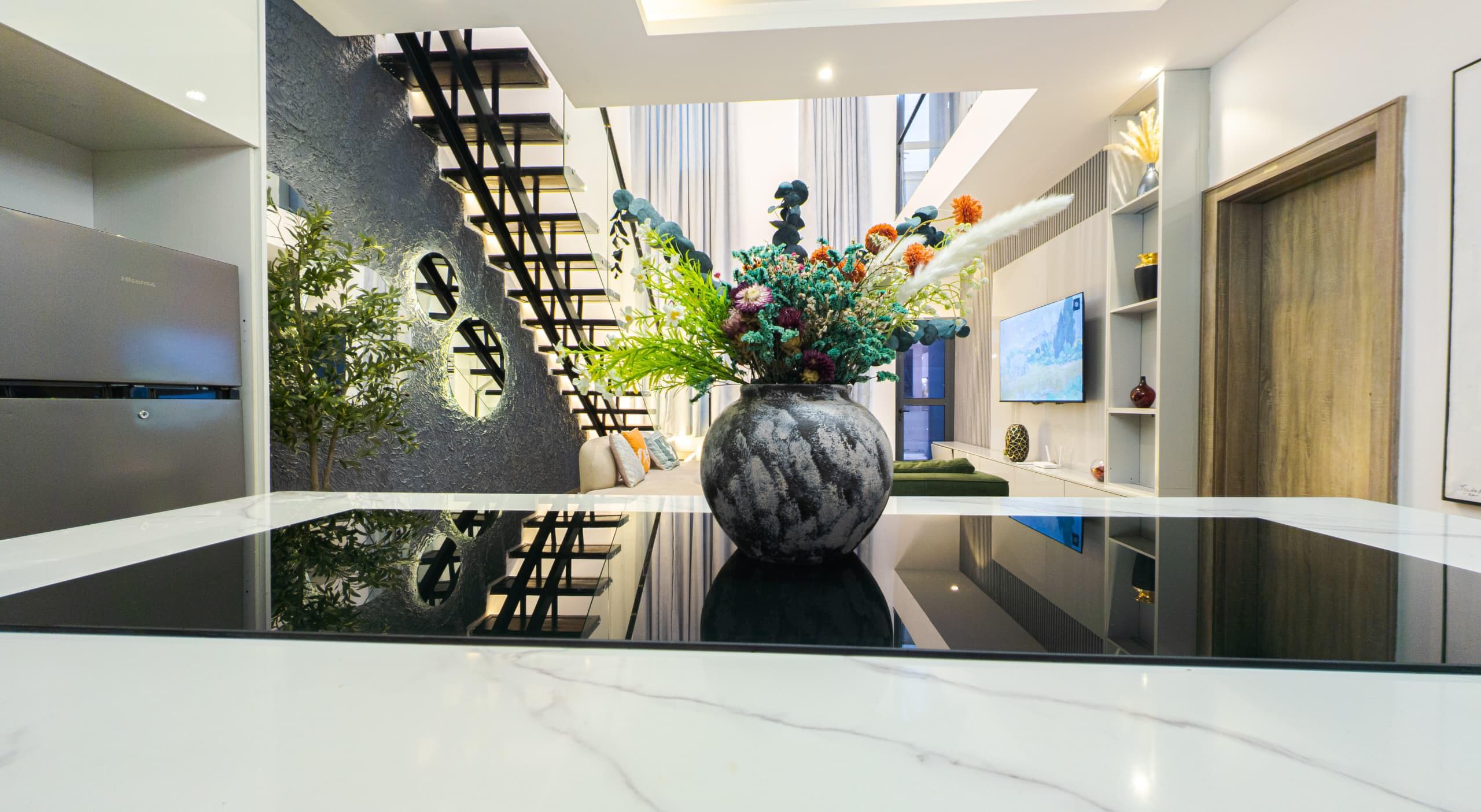Refine apartment  image