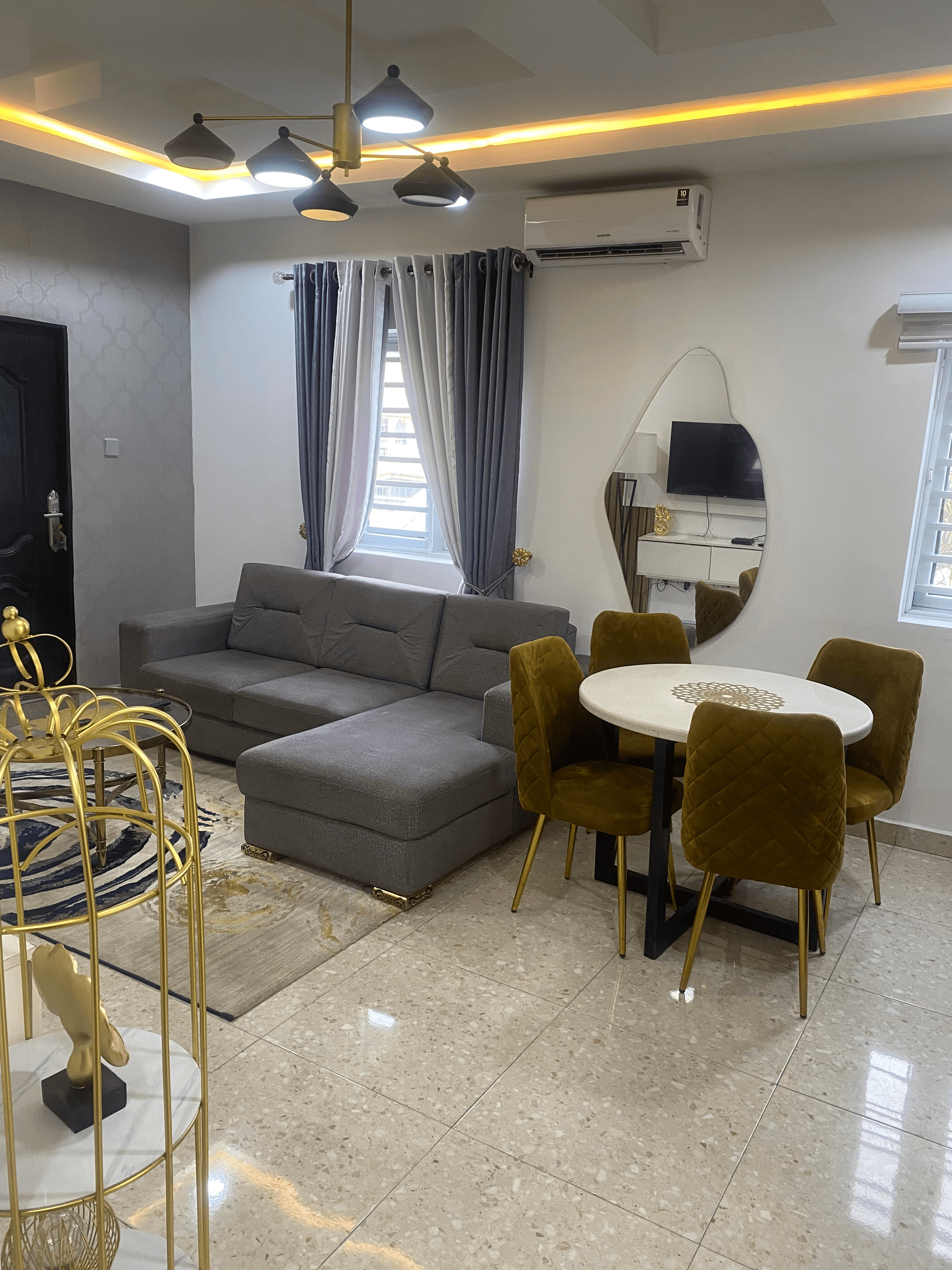 Chizzy Apartment image